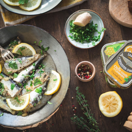 Sardines cuisinées à déguster chaud au citron confit et coriandre