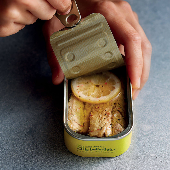 Mackerel fillets with olive oil, lemon and 5 peppercorns