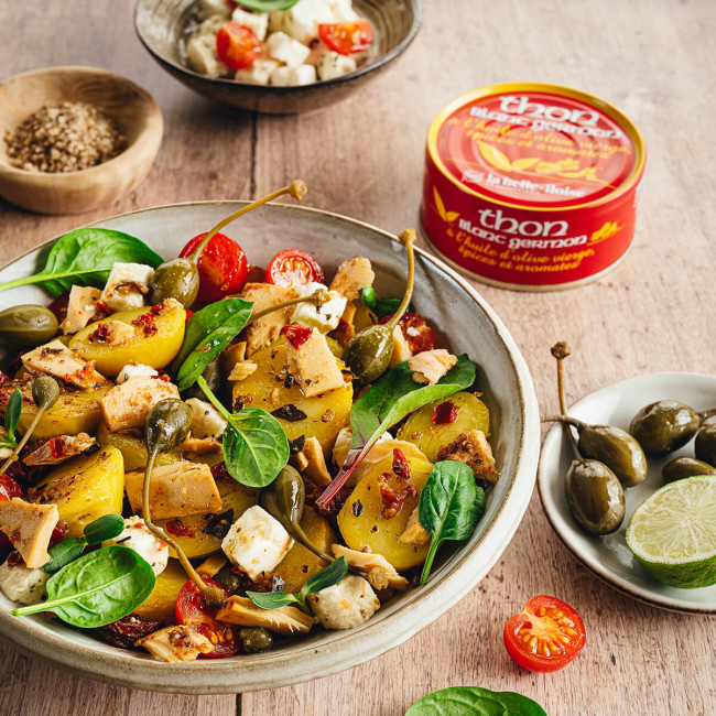 Assortment of 4 tins of sliced tuna fillet Assortment of 4 tins of sliced tuna fillet