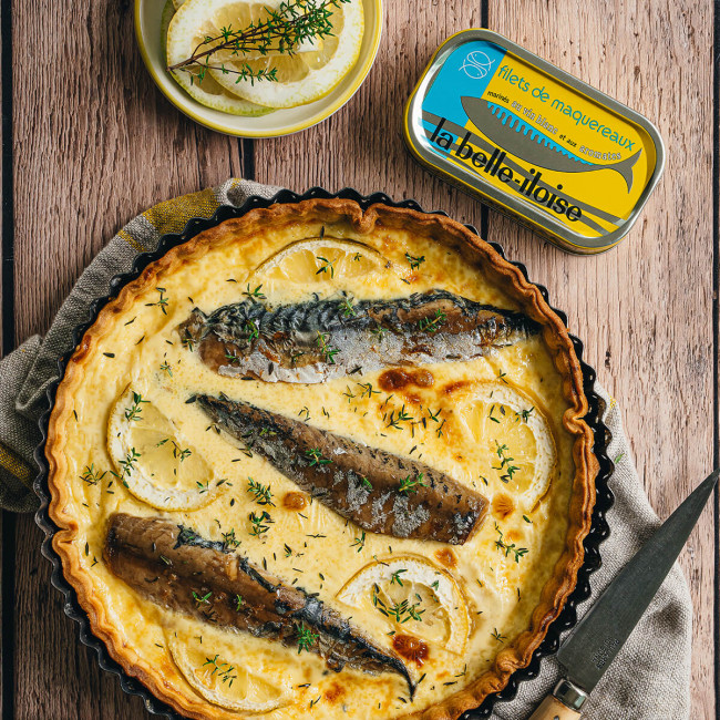 Mackerel fillets marinated in white wine and aromatic flavourings Mackerel fillets marinated in white wine and aromatic flavourings